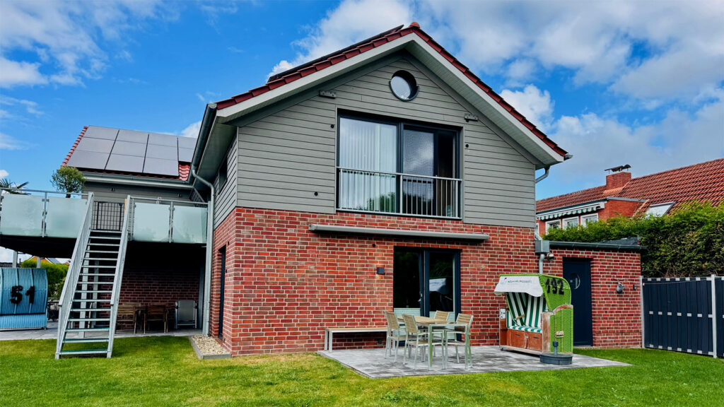 Starkes Haus am Meer Neuharlingersiel FeWo Ansicht